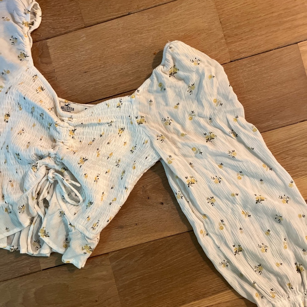 Hollister White Puff Sleeve Blouse with Peter Pan Collar